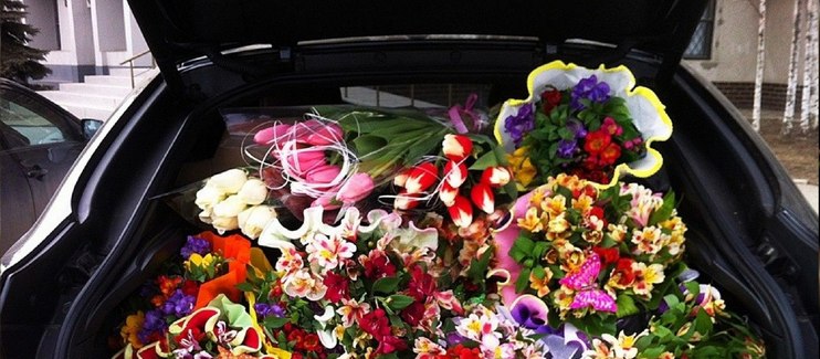В Екатеринбурге расследуют предпраздничное цветочное мошенничество на 500 тысяч рублей