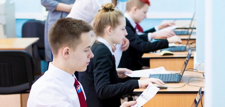В системе образования России усиливается курс на технологический суверенитет Российское ПО в школах укрепляет позиции: регионы массово переходят на «МойОфис» и Р7