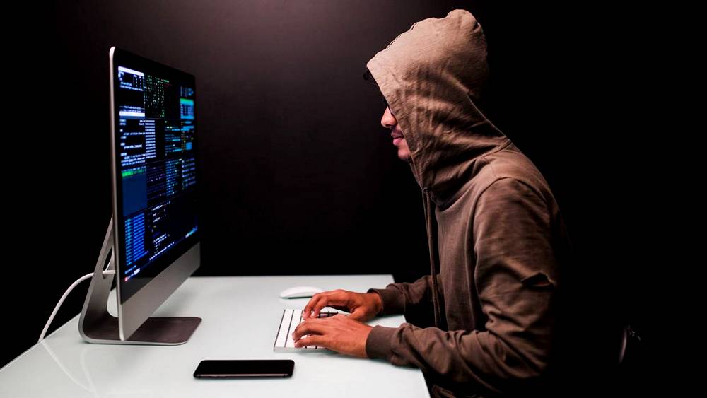 Хакеры втемную используют российских программистов для атак на бизнес