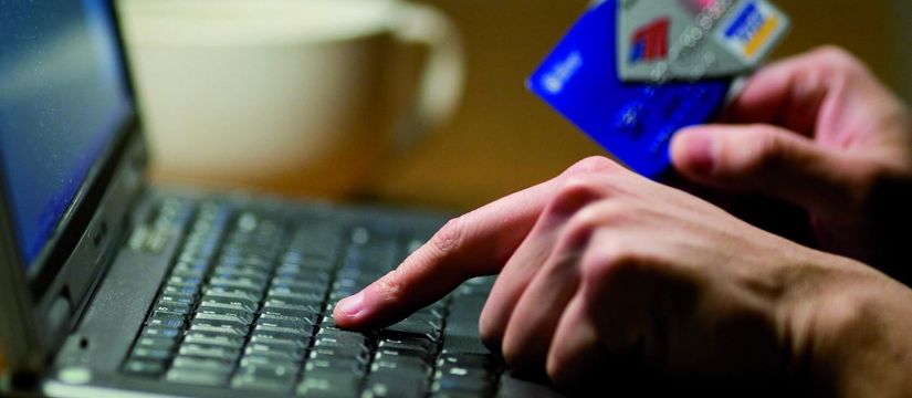 Российская компания, оказывающая сервисные услуги в области ИТ и ИБ, “ЕСА ПРО” (входит в ГК “Кросс технолоджис”) выявила увеличение случаев использования мошенниками поддельных сайтов Росфинмониторинга для обмана граждан на 50% Кибермошенники используют поддельные сайты Росфинмониторинга для обмана россиян: уже 170 фальшивых доменов